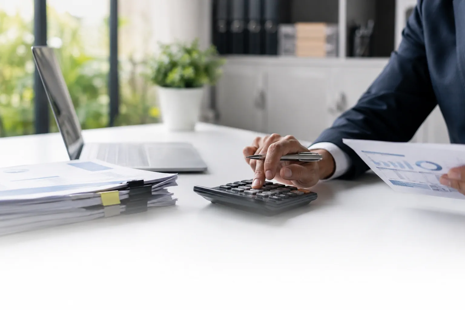 How to Optimize & Reduce HR Overhead Costs: Operational Efficiency Guide